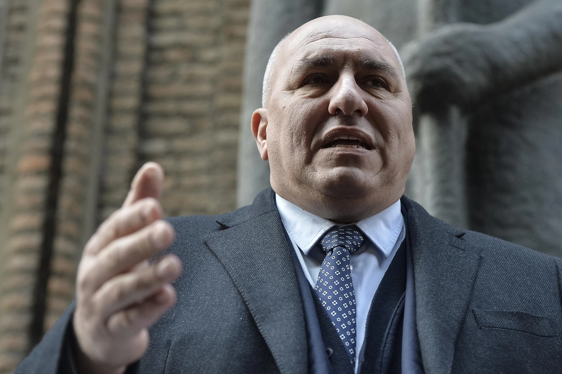 Guido Crosetto e la lite presunta con Giorgia Meloni: "Non sbatto le porte, ho paura di romperle"