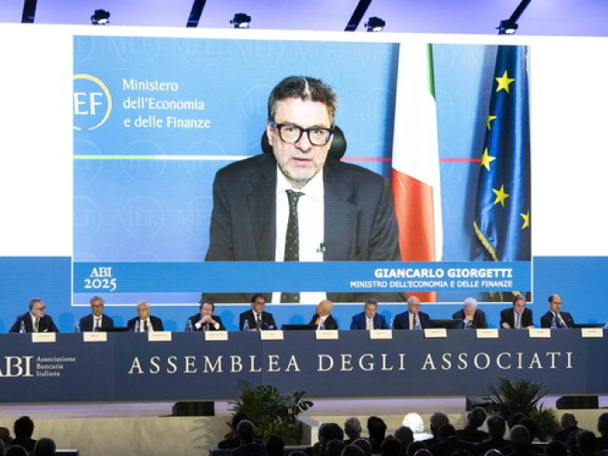 Giancarlo Giorgetti striglia le banche: "Ora tocca a loro"
