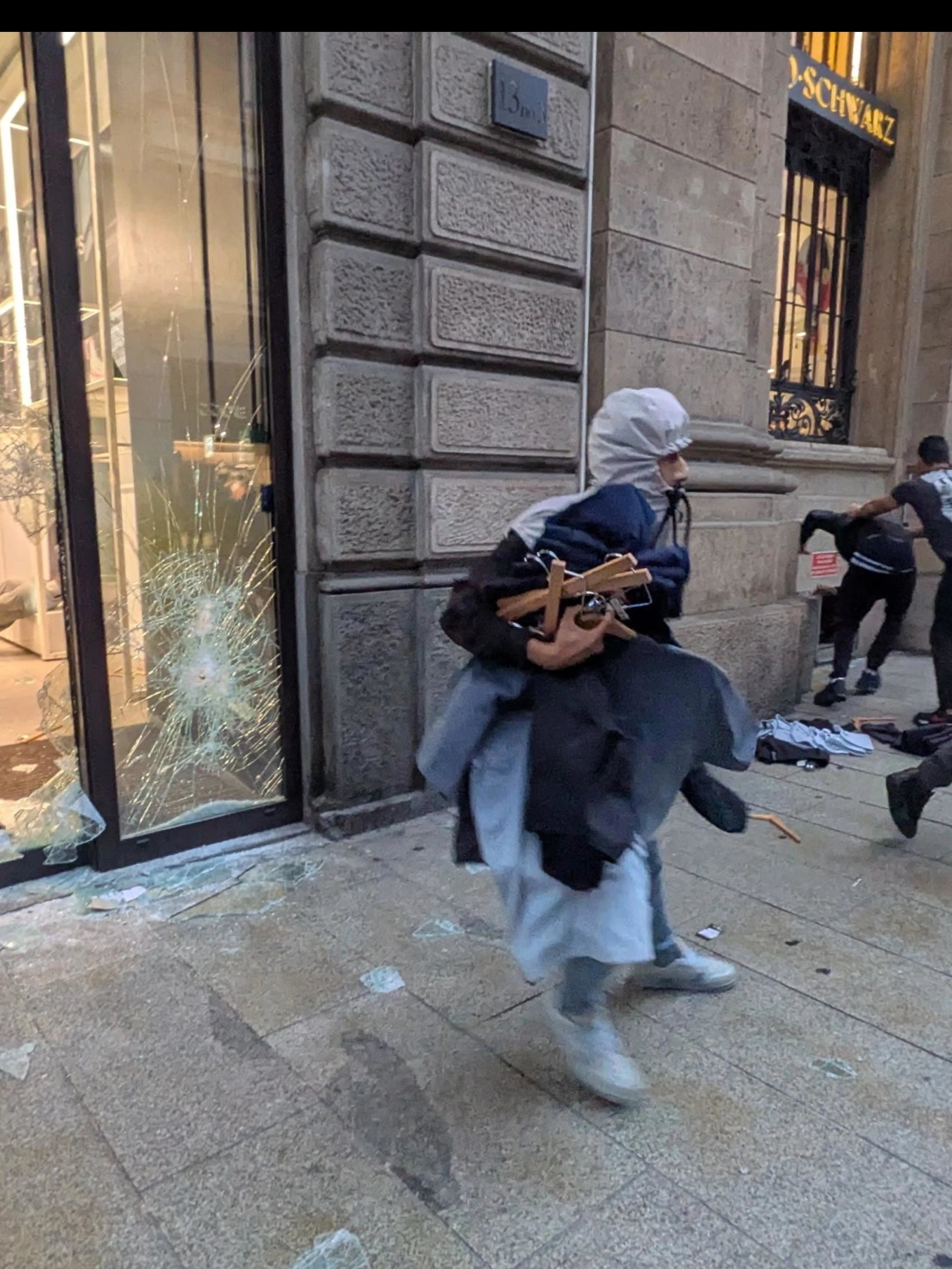 I saccheggiatori non si fermano con lo psicologo