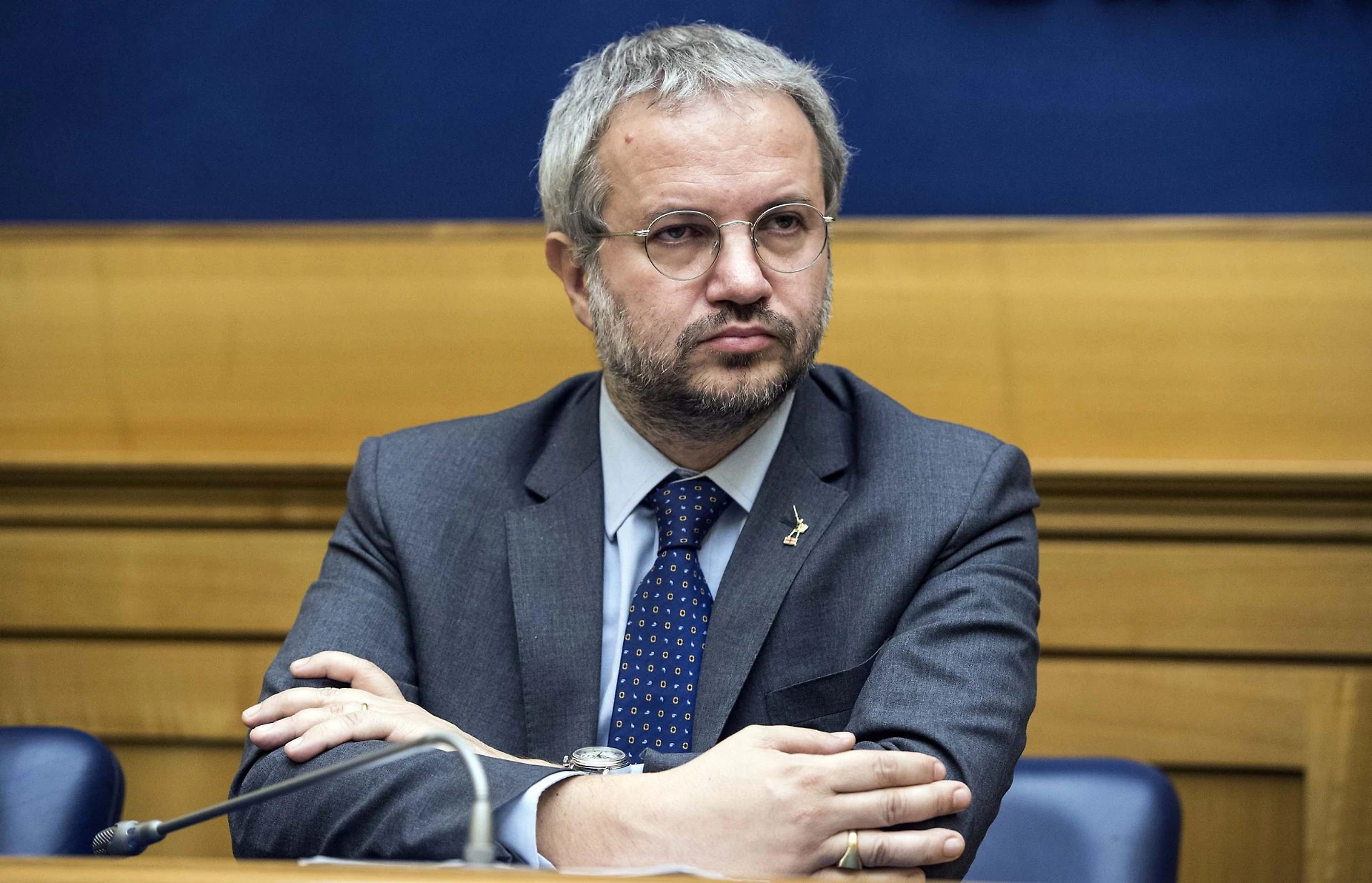 Lega, Claudio Borghi contro Bankitalia. Arriva la maxi-multa: "Il regalino per l'ingresso in politica"