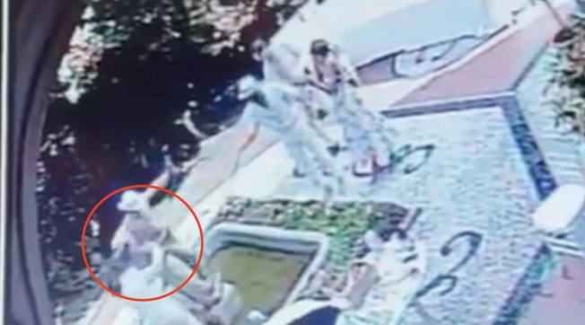 Varese, turisti tedeschi distruggono una statua: "Danni da 200mila euro"