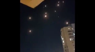 Israele, Tel Aviv sotto attacco: centinaia di razzi di Hamas sulla città, è guerra aperta