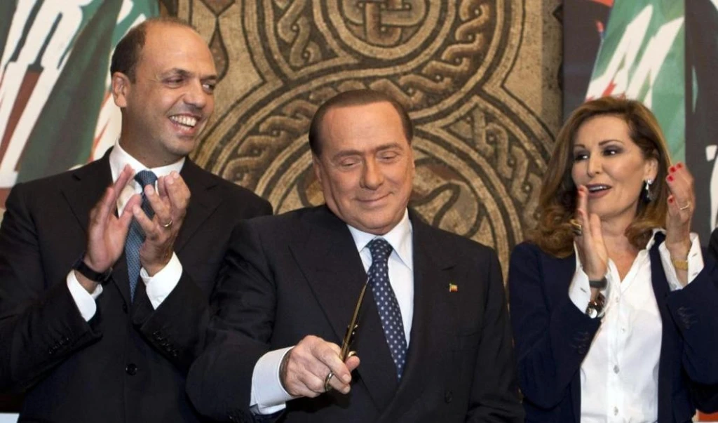 Berlusconi nella nuova sede di Forza Italia