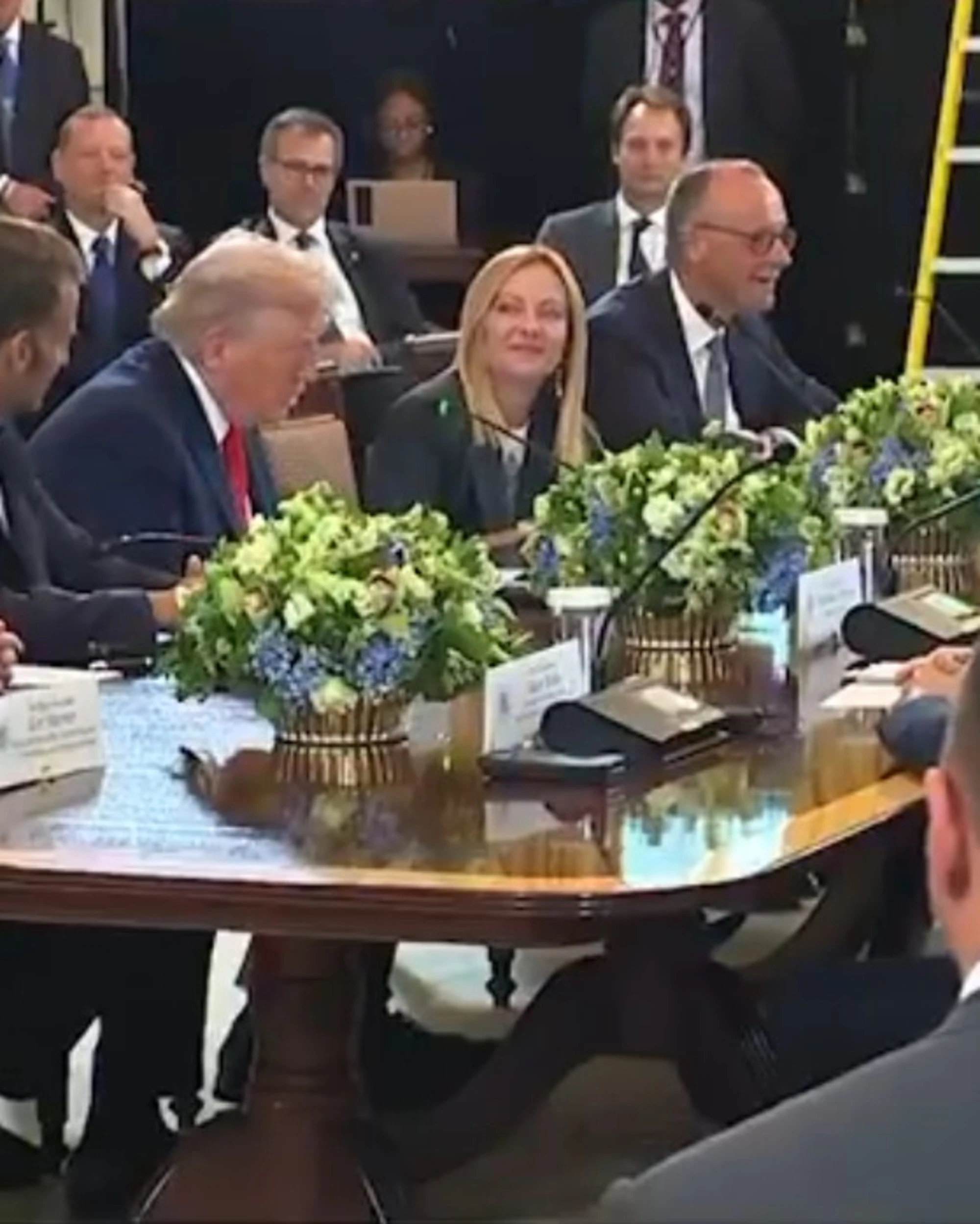 Trump e Zelensky alla Casa Bianca: la diretta. "Meloni grande leader, governerai a lungo"