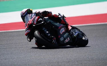 Mugello dolcissimo per Bezzecchi: sbanca su Martin, doppietta Aprilia. Bagnaia terzo