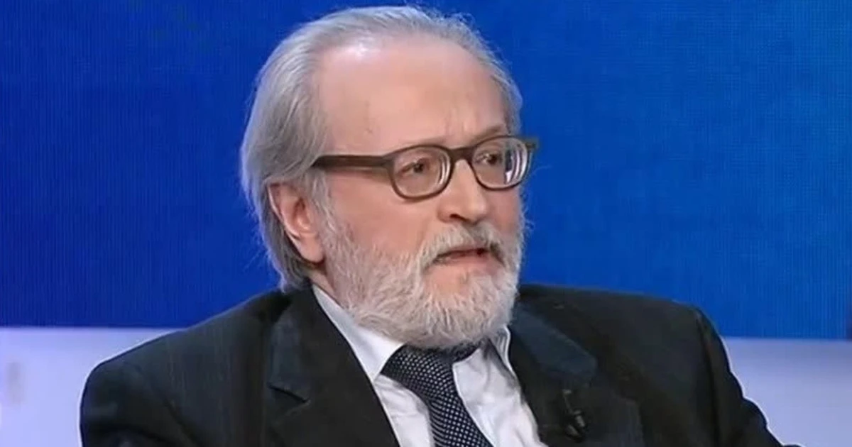 Paolo Becchi contro Giuseppe Conte: "Stato d'emergenza? Vuole tenersi il posto e logorare Salvini"