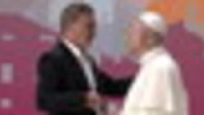 Papa Leone XIV con Antonio Banderas: incontro col mondo della cultura