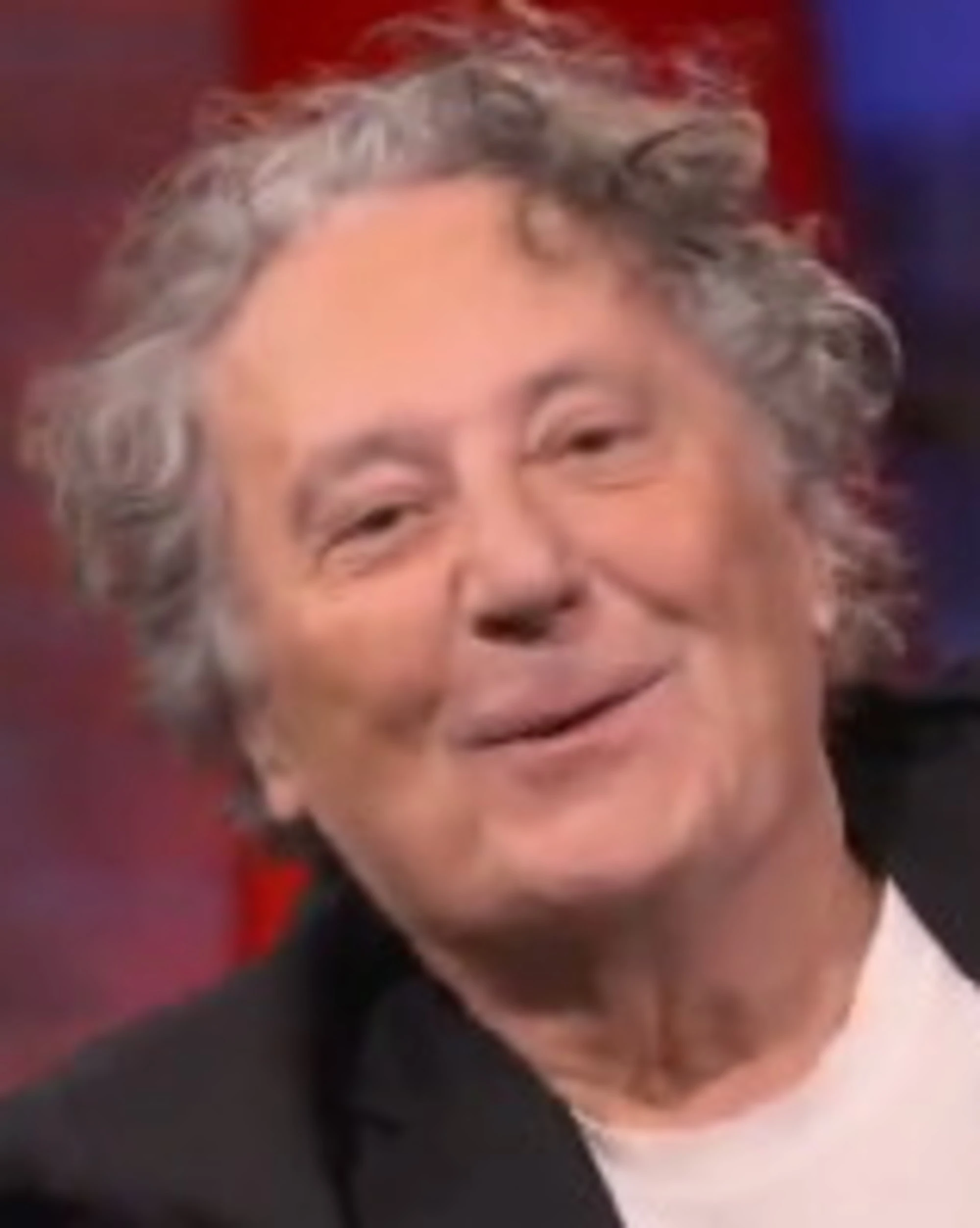Enzo Iacchetti, fango sul governo: "In cosa è brava Meloni"