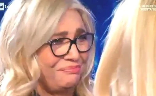 Mara Venier a Sanremo per la finale con Amadeus: "Scenderò la scala e poi farò come Cenerentola"