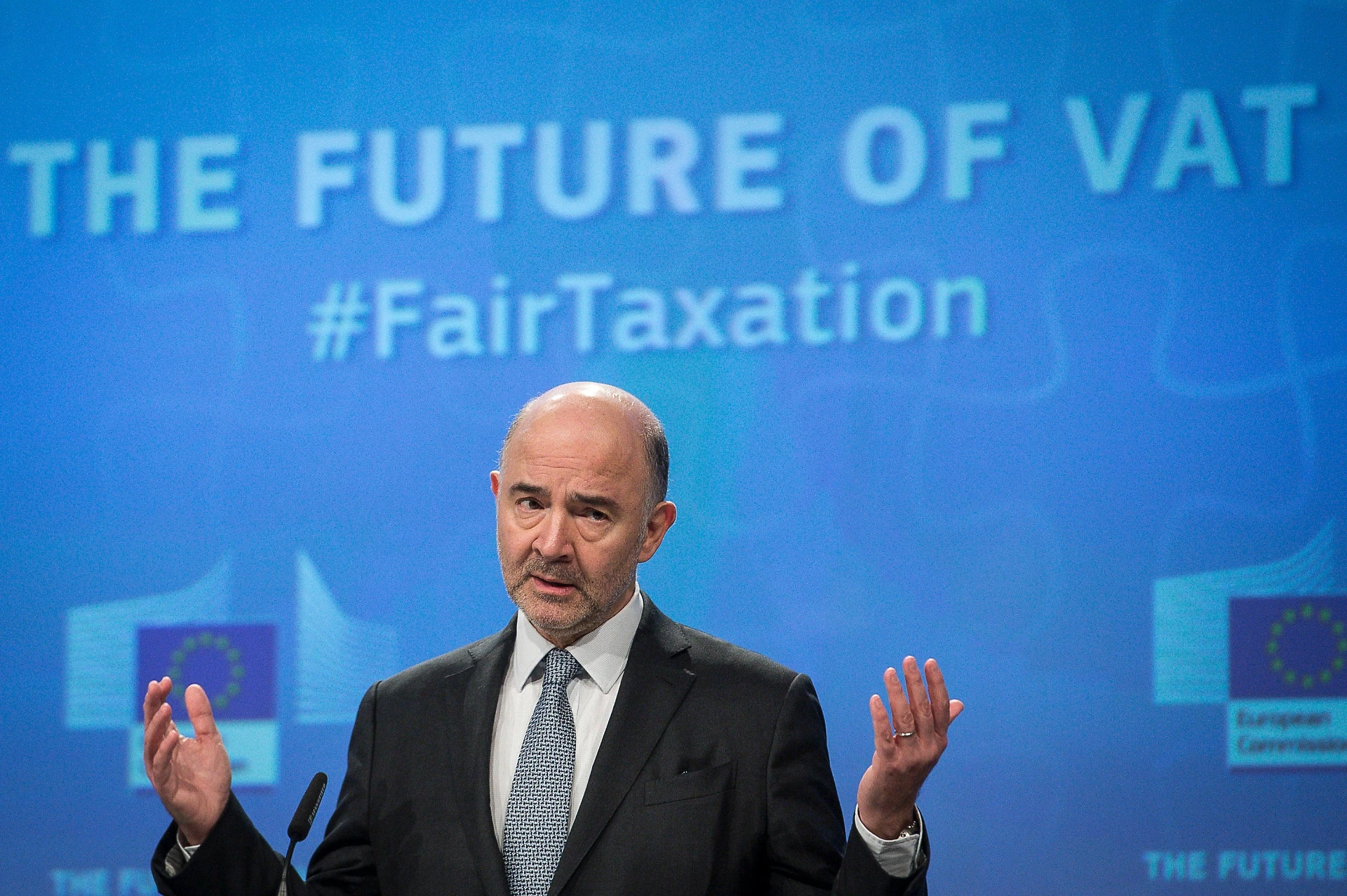 Manovra, la Commissione Ue e la bocciatura a tempo record: "Italia spazzatura", come ci puniscono