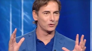Reazione a Catena, clamoroso diktat di Marco Liorni al tizio del pubblico: "In mutande? Alzati". E su Rai 1...