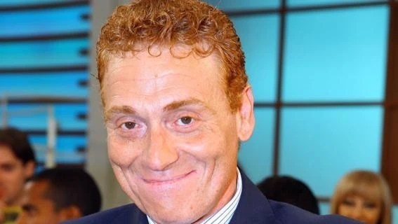 Laura Boldrini, Fabrizio Bracconeri infierisce: "A casa. Una scala da pulire la troverai: portati una congolese"