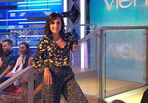 Caterina Balivo, il gelo in diretta a Vieni da me. Zittisce l'ospite: "Ho fatto una promessa". Unica in Italia