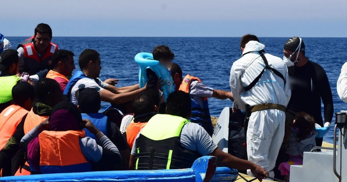Ong, "è un obbligo": commissione Ue a gamba tesa sulla "guerra" Italia-Germania