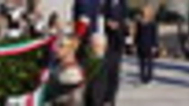 25 aprile, Mattarella all'Altare della Patria con Meloni e Crosetto