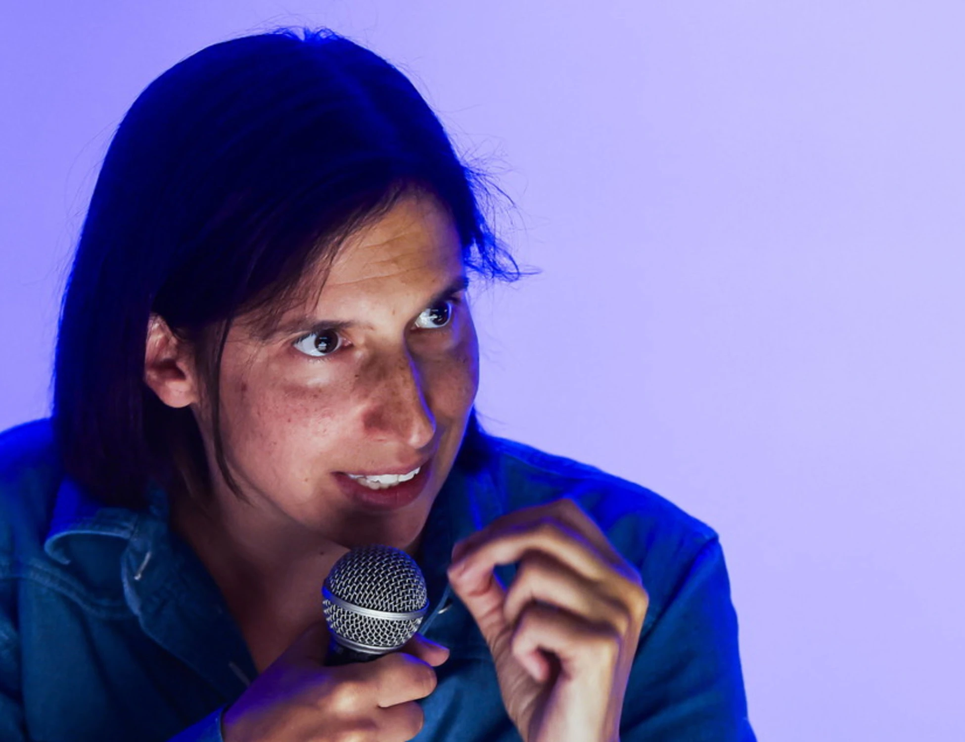 FdI smaschera Elly Schlein: "Posa il megafono. Per un voto in più..."