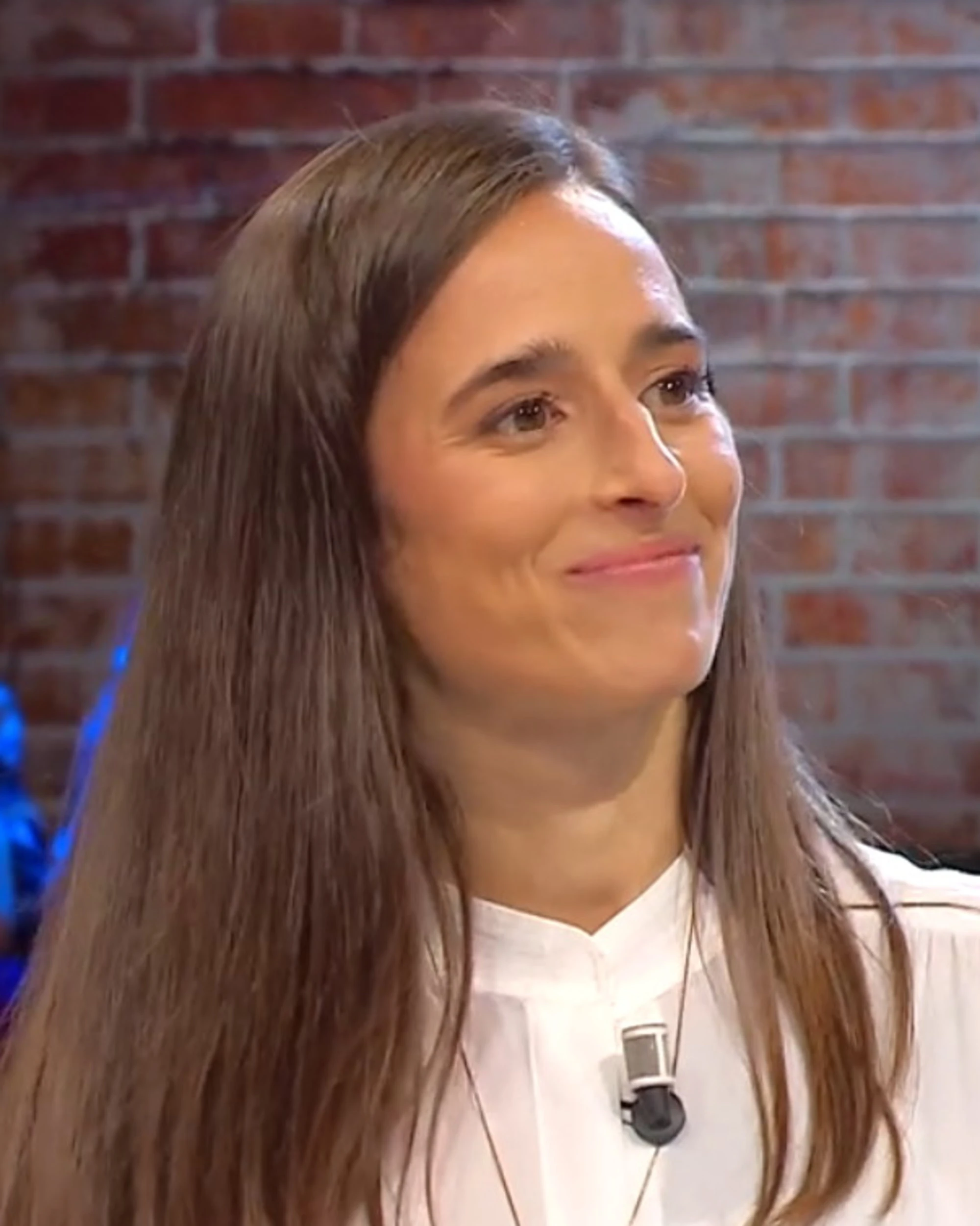 Affari Tuoi, telespettatori in rivolta contro Erika: "Infantile e antipatica"