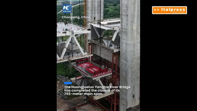 Cina, completato a Chongqing il collegamento del nuovo ponte a due livelli