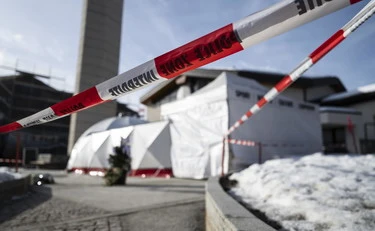 Crans-Montana, altro terremoto per la Procura vallesana: scoppia lo scandalo-telefonate 