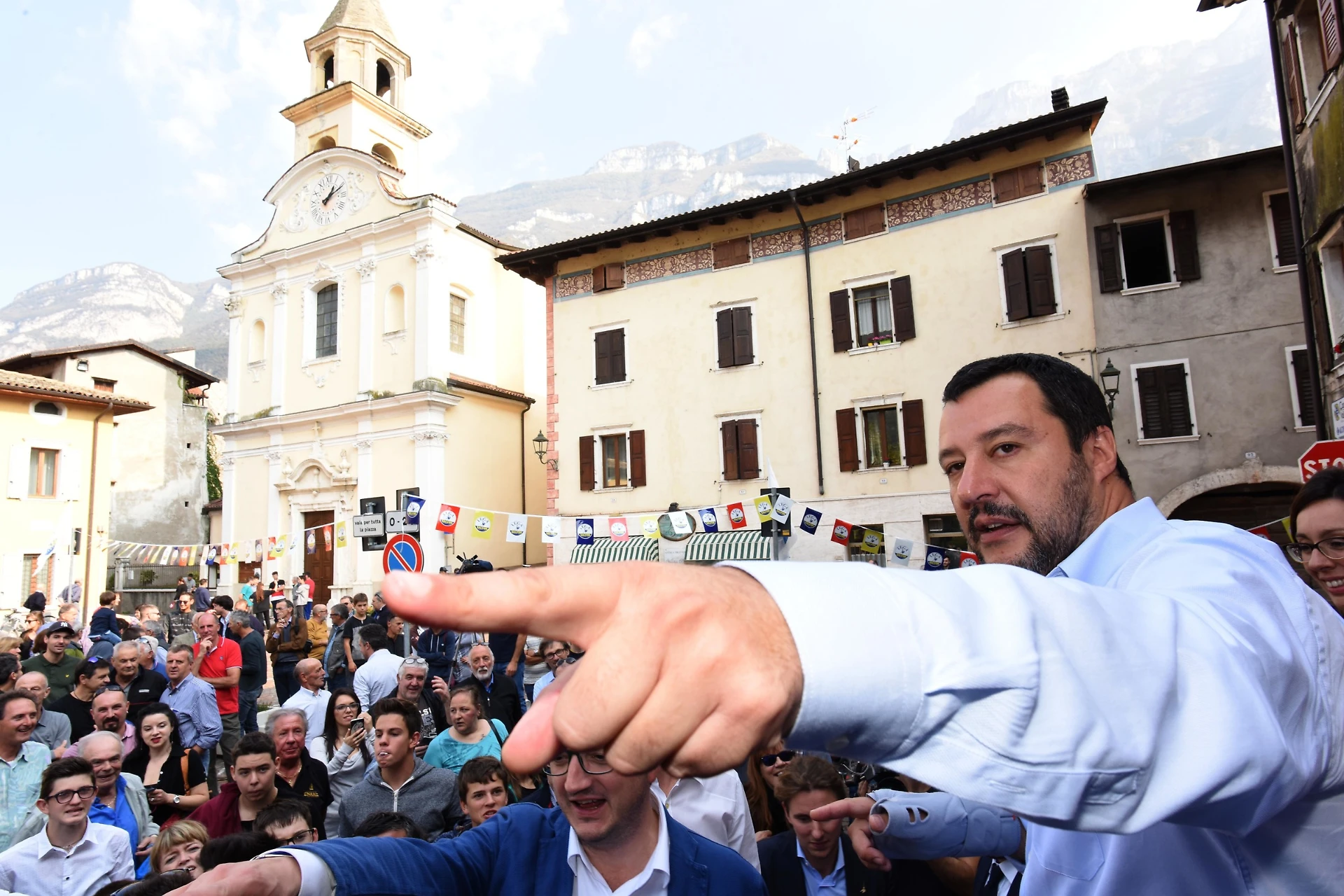 Riace, Matteo Salvini stronca Pd e toghe rosse: "Con me l'immigrazione di massa non sarà più un affare"