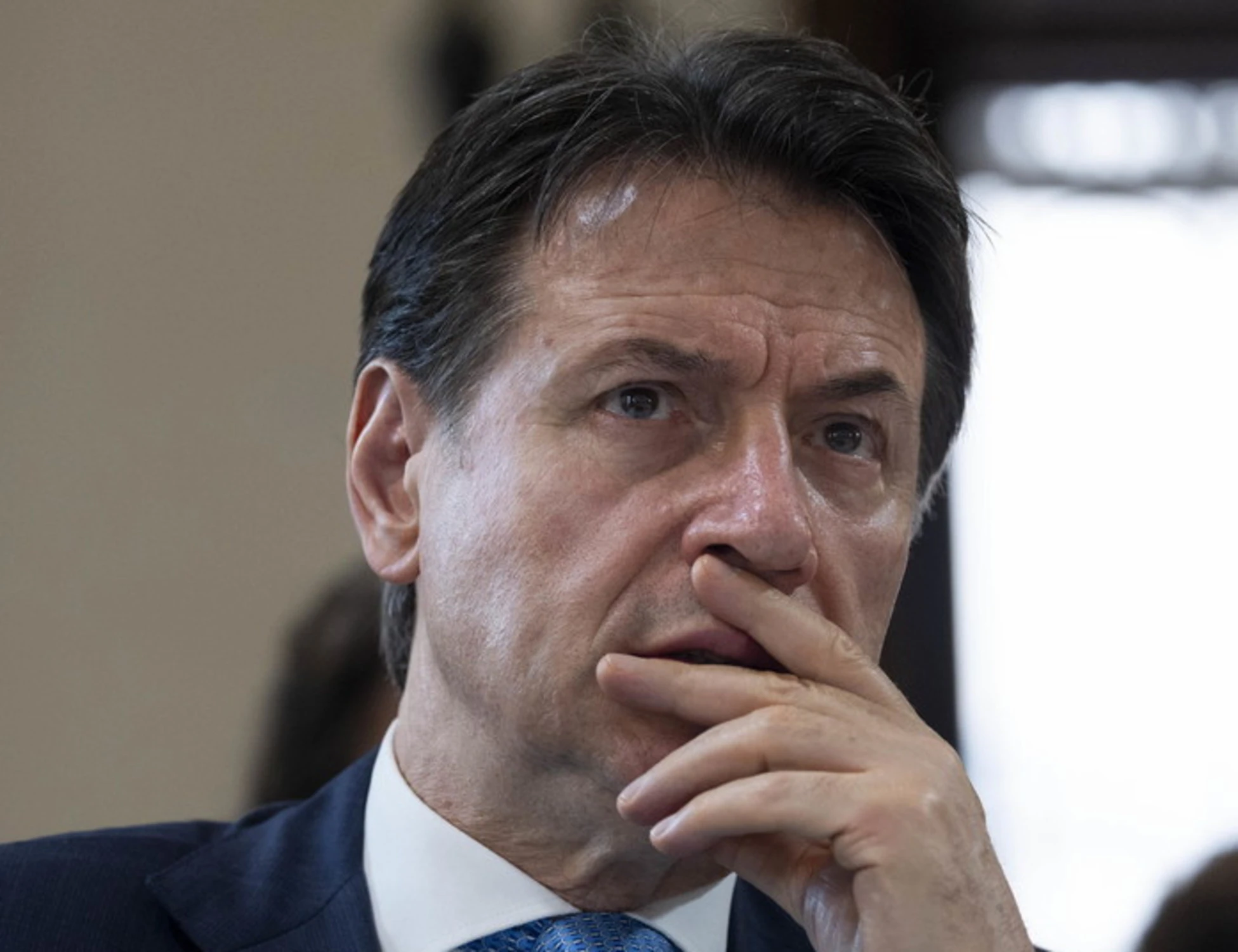 Strage di Bologna, il M5s chiede l'intervento dell'Ue: "Rifletta su ambiguità Meloni"