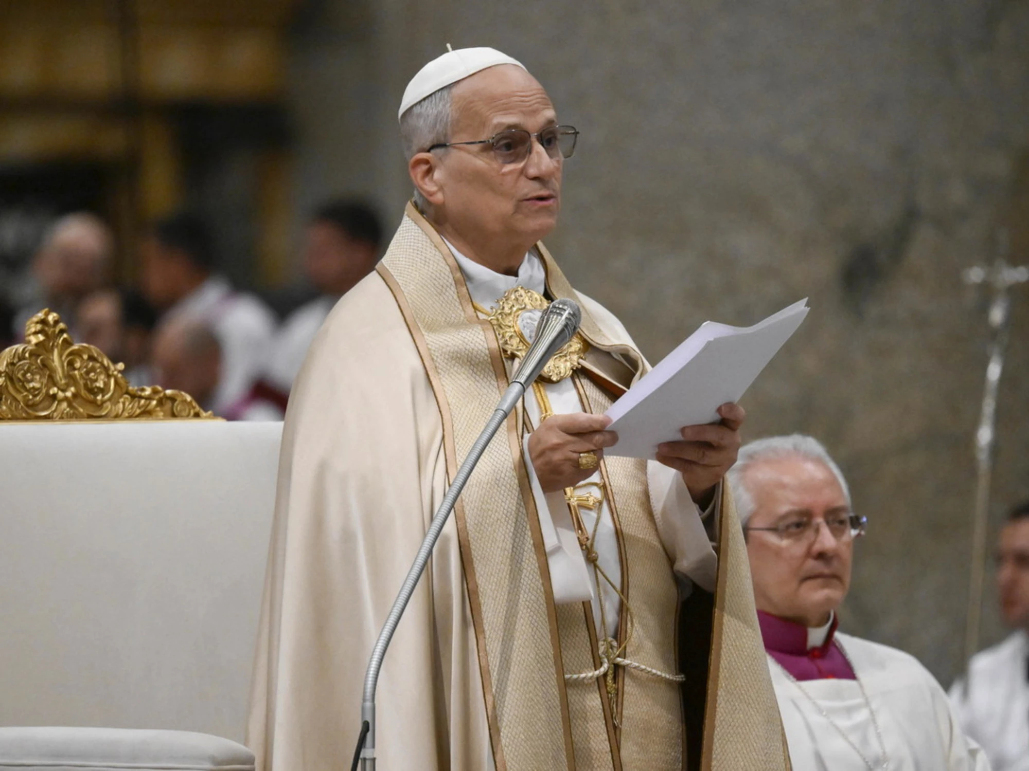 Leone XIV, clamoroso: anche il Papa infilza Gualtieri per le buche a Roma