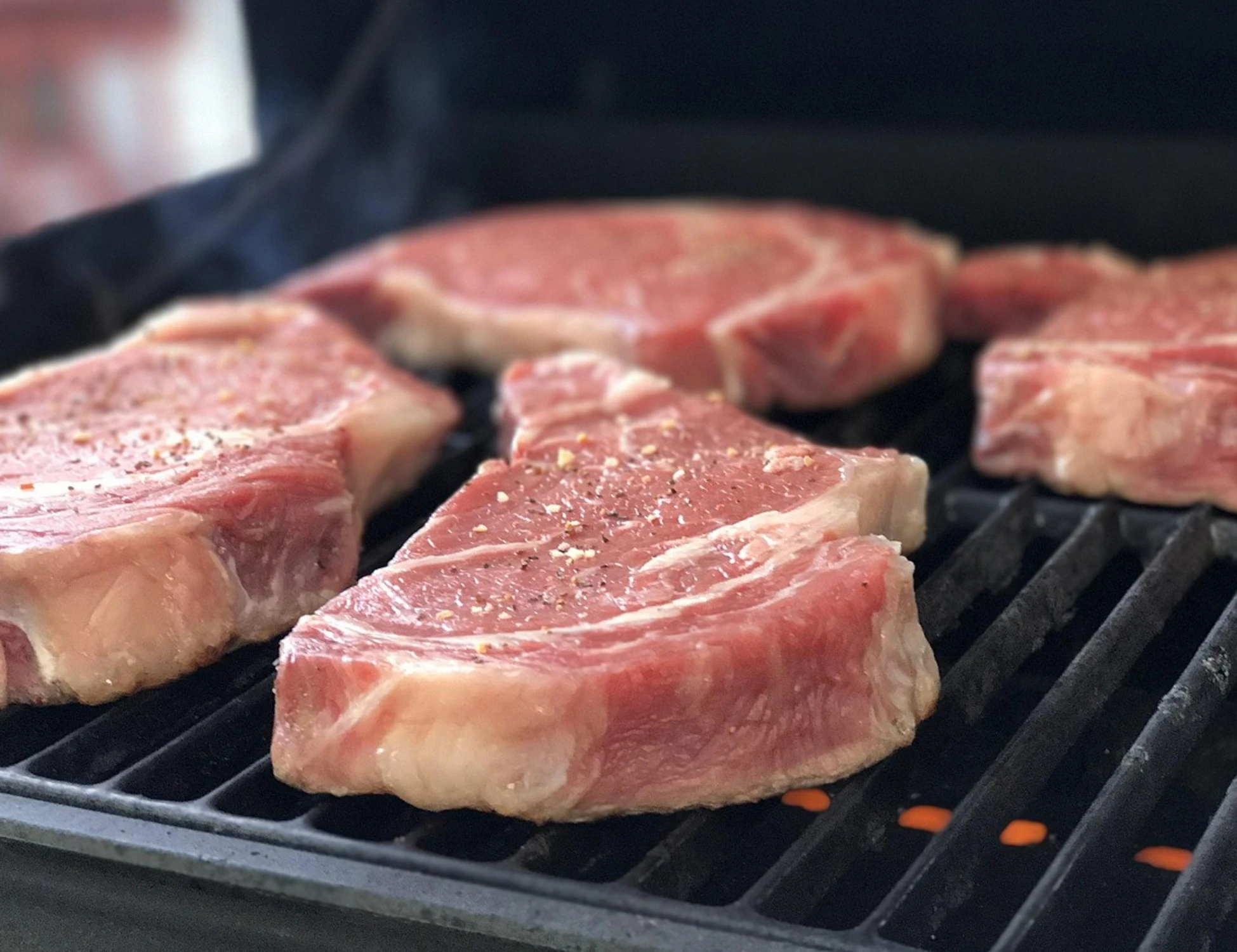 Bistecche, è allarme Italia: "Da dove arrivano sei su 10"