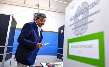 Calenda, clamoroso strappo in Le Marche: "Non sosteniamo Ricci"