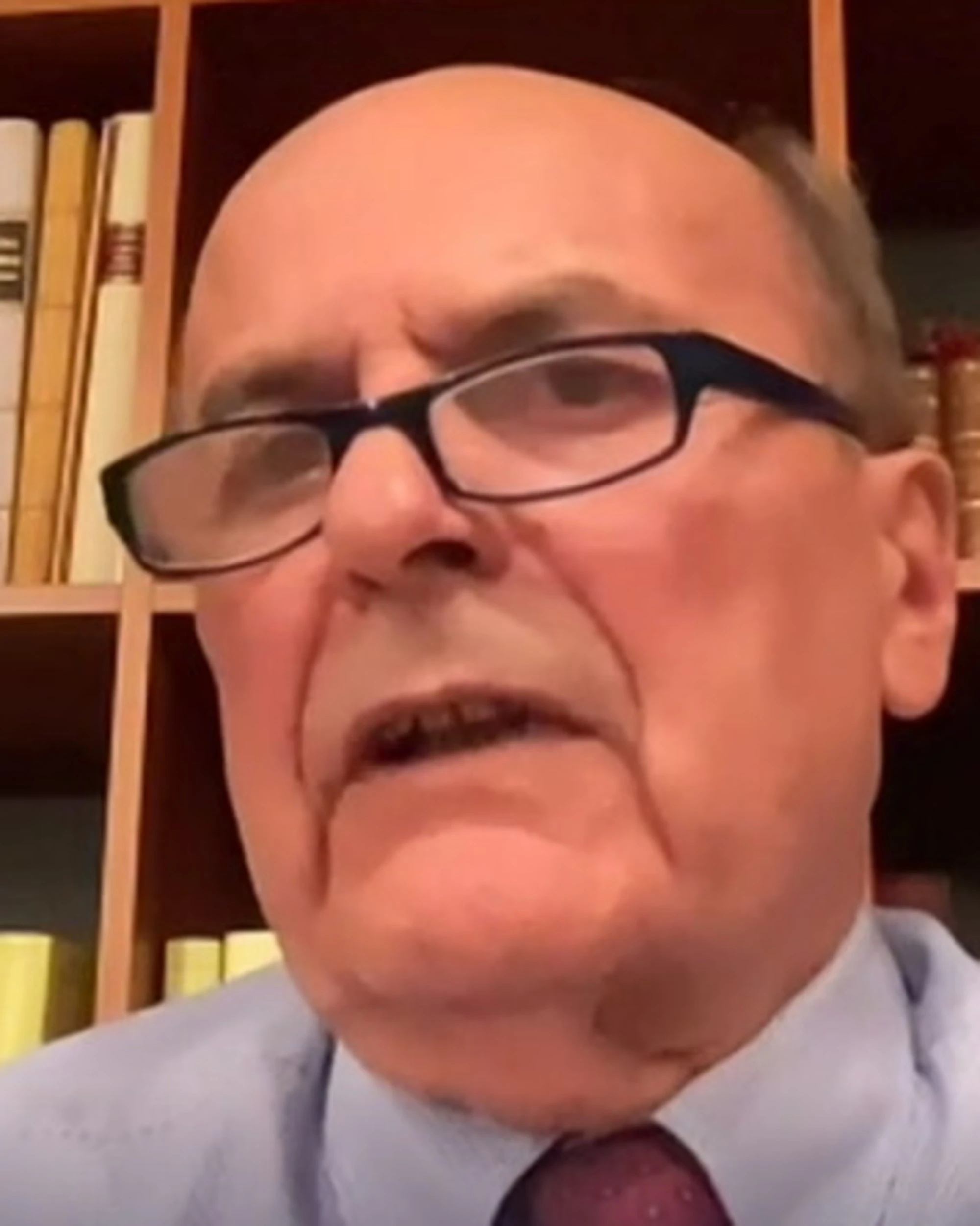 In Onda, Bersani insulta Lollobrigida: "Per baciare Trump in quel posto"