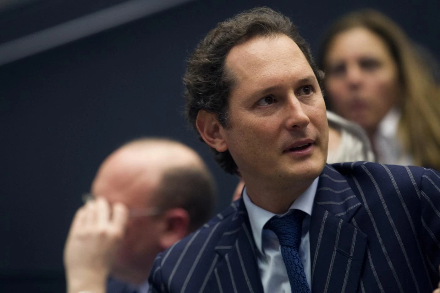 Dagospia, John Elkann compra Gedi: indiscrezione, ora spacchetta e vende Repubblica a Carlo De Benedetti?