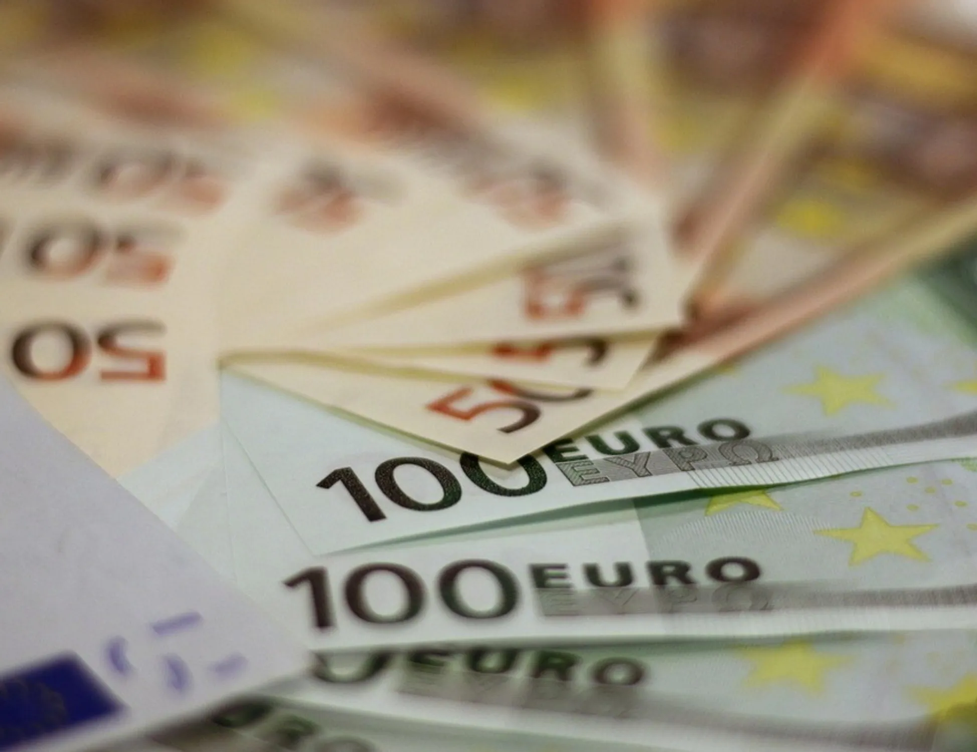 Spread ai minimi storici, spunta un tesoretto di 8 miliardi