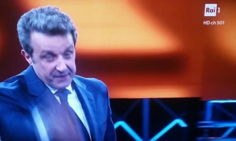 L'Eredità, dolori reumatici e diarrea: ciò che nessuno aveva notato sullo show di Flavio Insinna