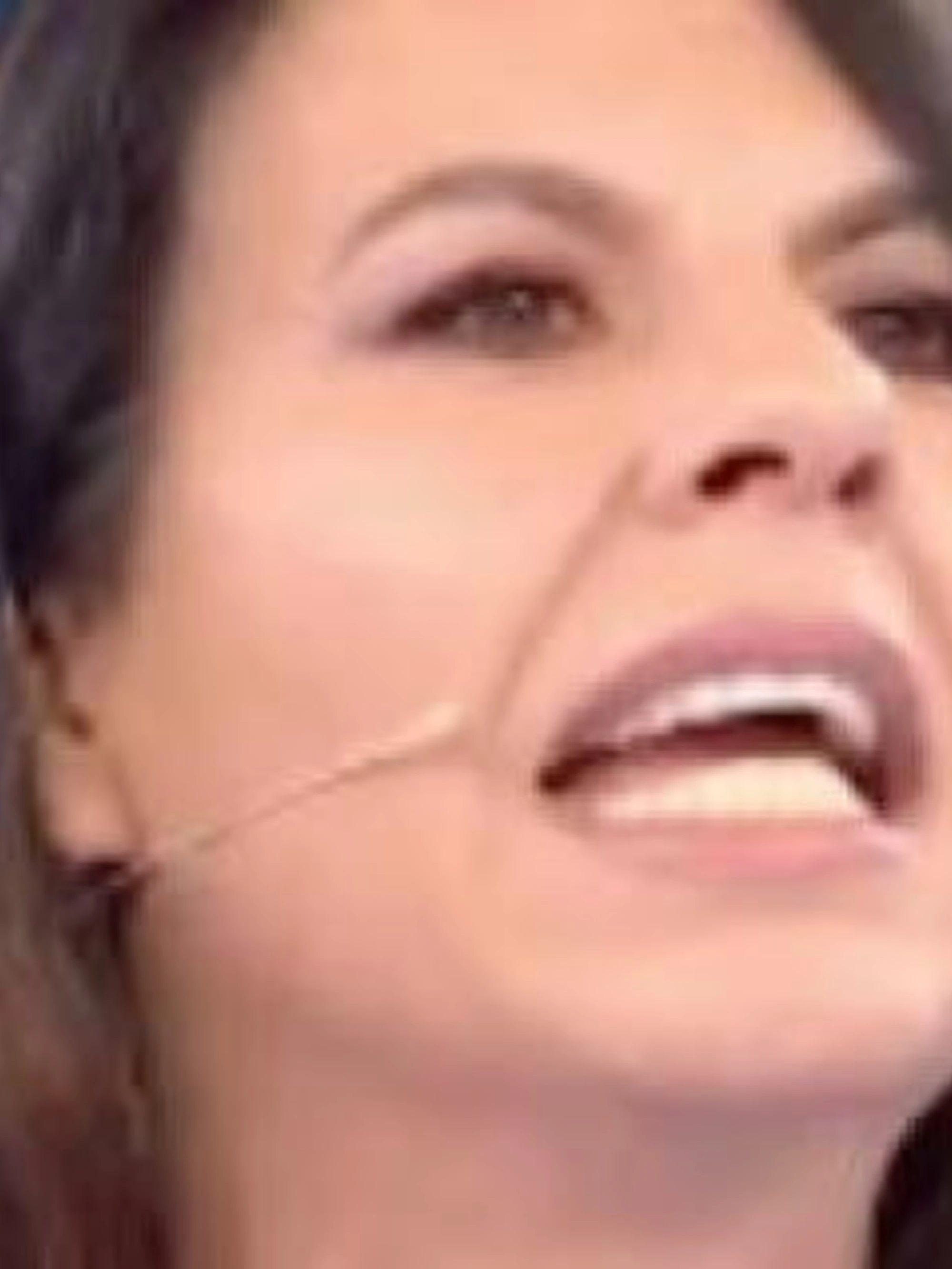  Amici, dopo il monologo Geppi Cucciari litiga sui social
