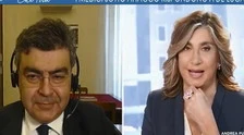 L'aria che tira, Emanuele Fiano sbraita contro Myrta Merlino: "Se deve attaccare De Luca, lo inviti". Lei risponde così: figuraccia tragica