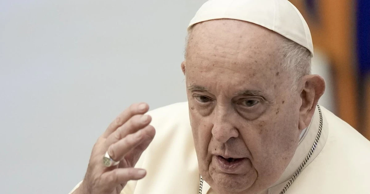 Papa Francesco, "bronchite molto acuta e infettiva": come sta ora
