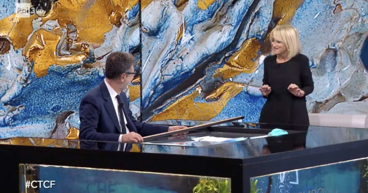 Che tempo che fa, "Fabio Fazio è tornato in onda?". La prima puntata finisce malissimo, cannonata di Dagospia contro il conduttore