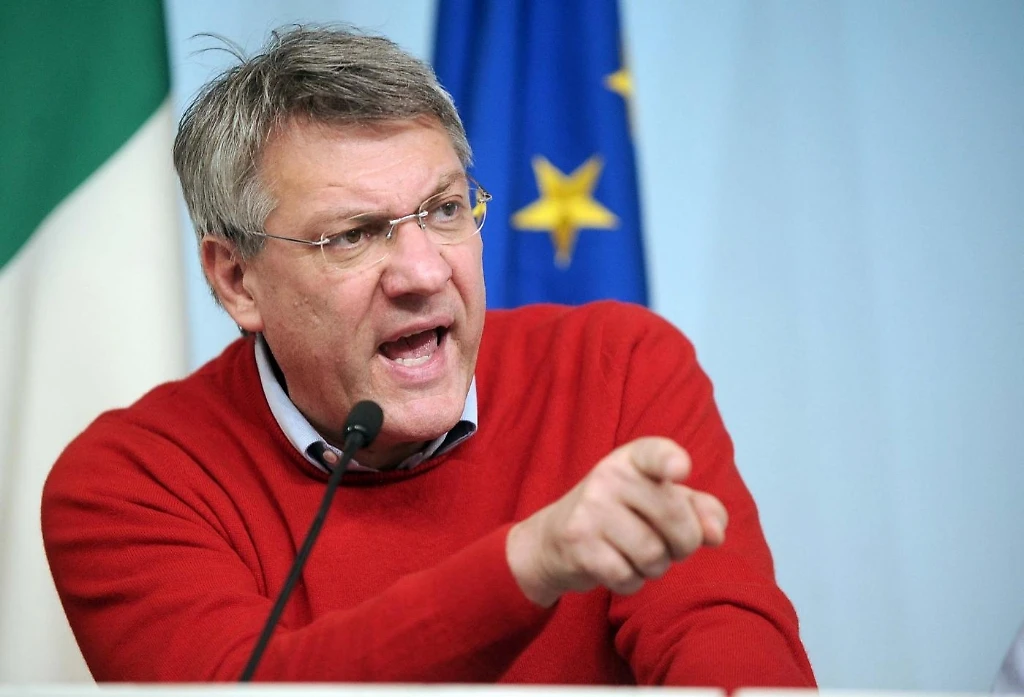 Maurizio Landini contro Matteo Renzi: "Non rappresenta i lavoratori"