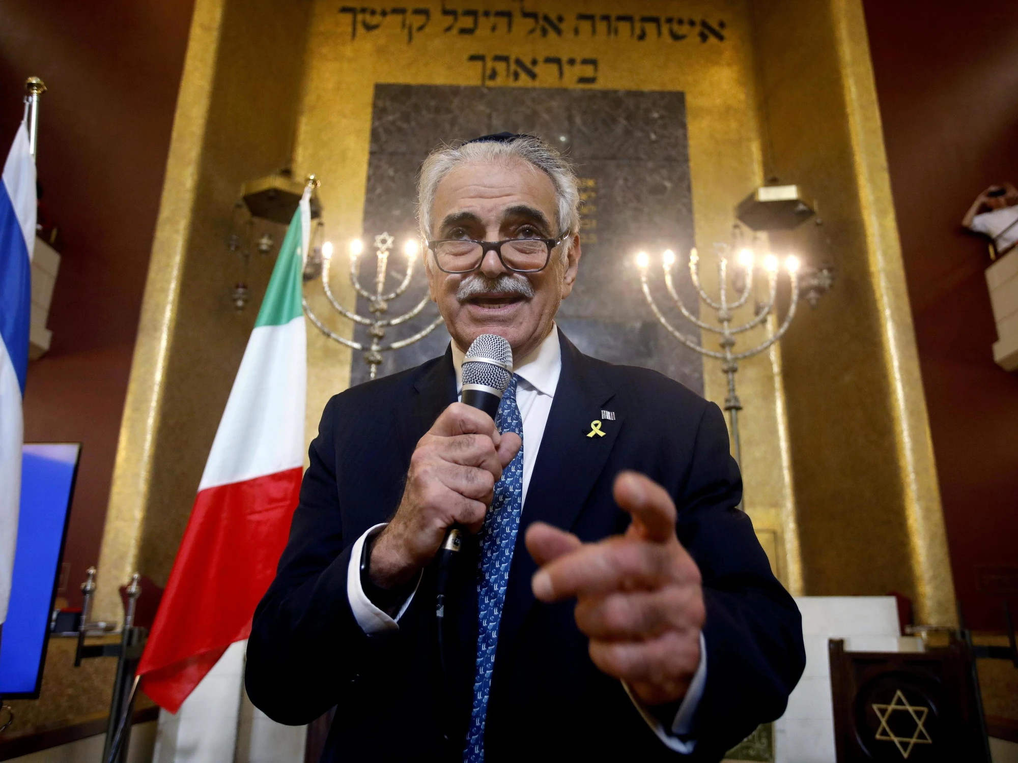 Meghnagi dà una lezione alla sinistra