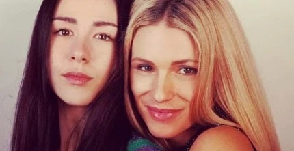 Michelle Hunziker e Aurora Ramazzotti? Bussano al vicino e le trovano così: da restarci secchi