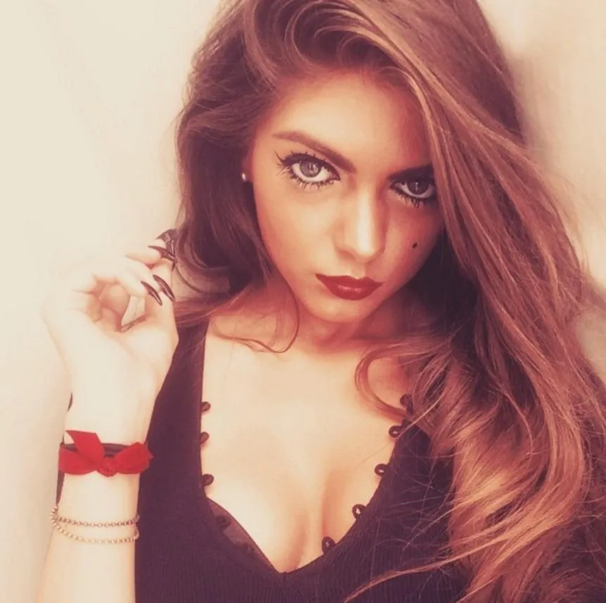 861x857