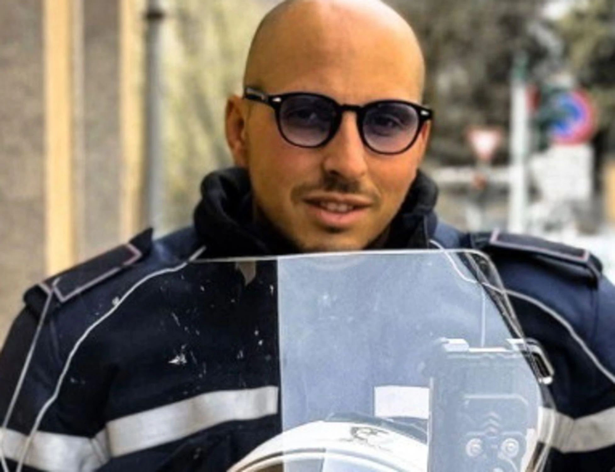 Vigile morto a Milano, "spesso siamo soli": chi era e cosa scriveva Francesco Imprezzabile