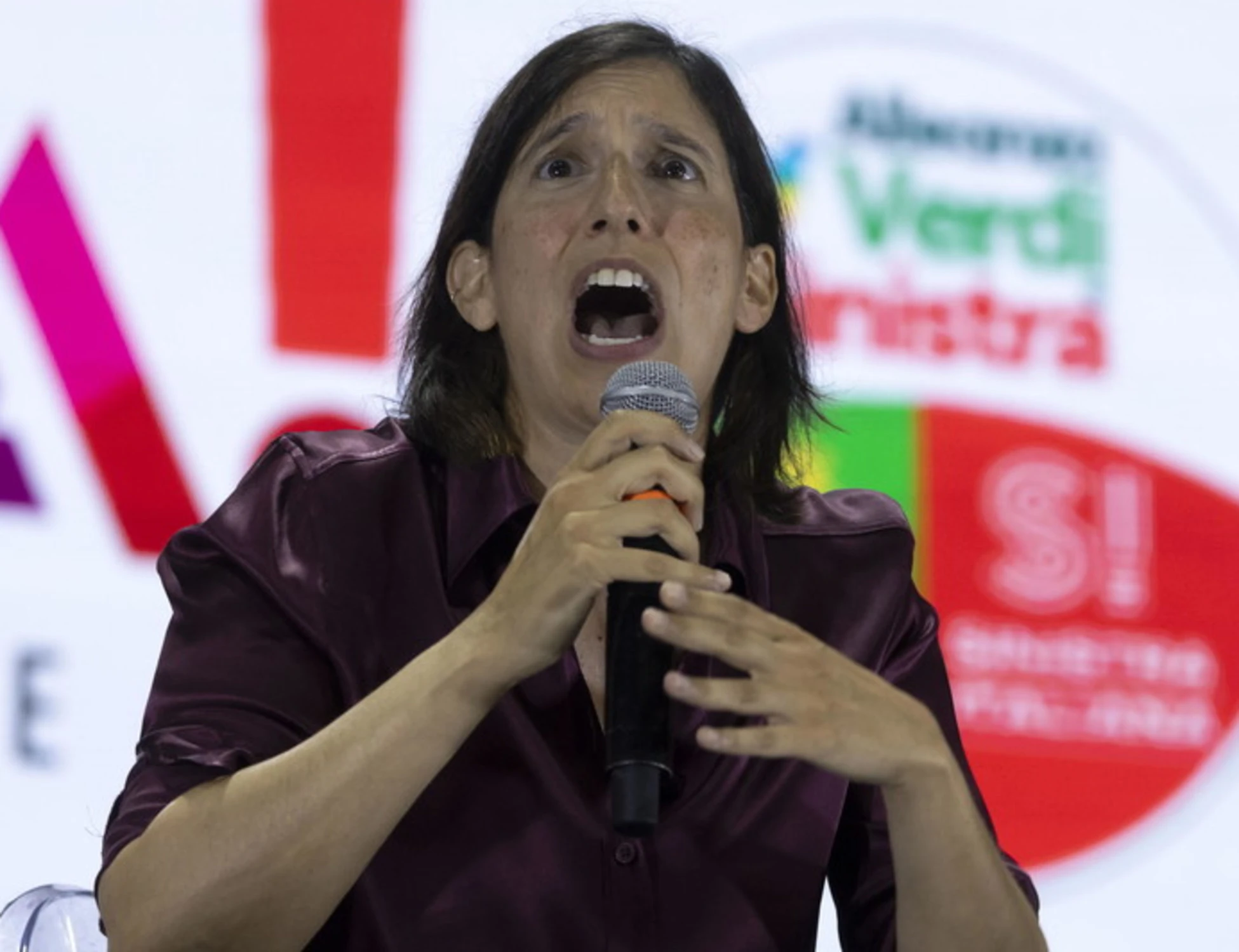 Elly Schlein alla Festa dell'Unità: "Pronti al voto in qualsiasi momento", ma il programma ancora non c'è
