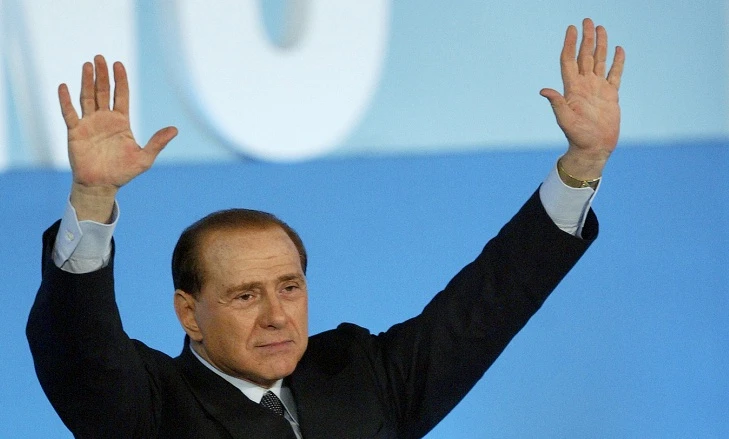 Berlusconi scalza Bersani, discorso da premier: "Pensiamo alla stabilità"