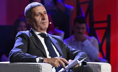 Tg1 sotto attacco: riunioni segrete, liti e malori