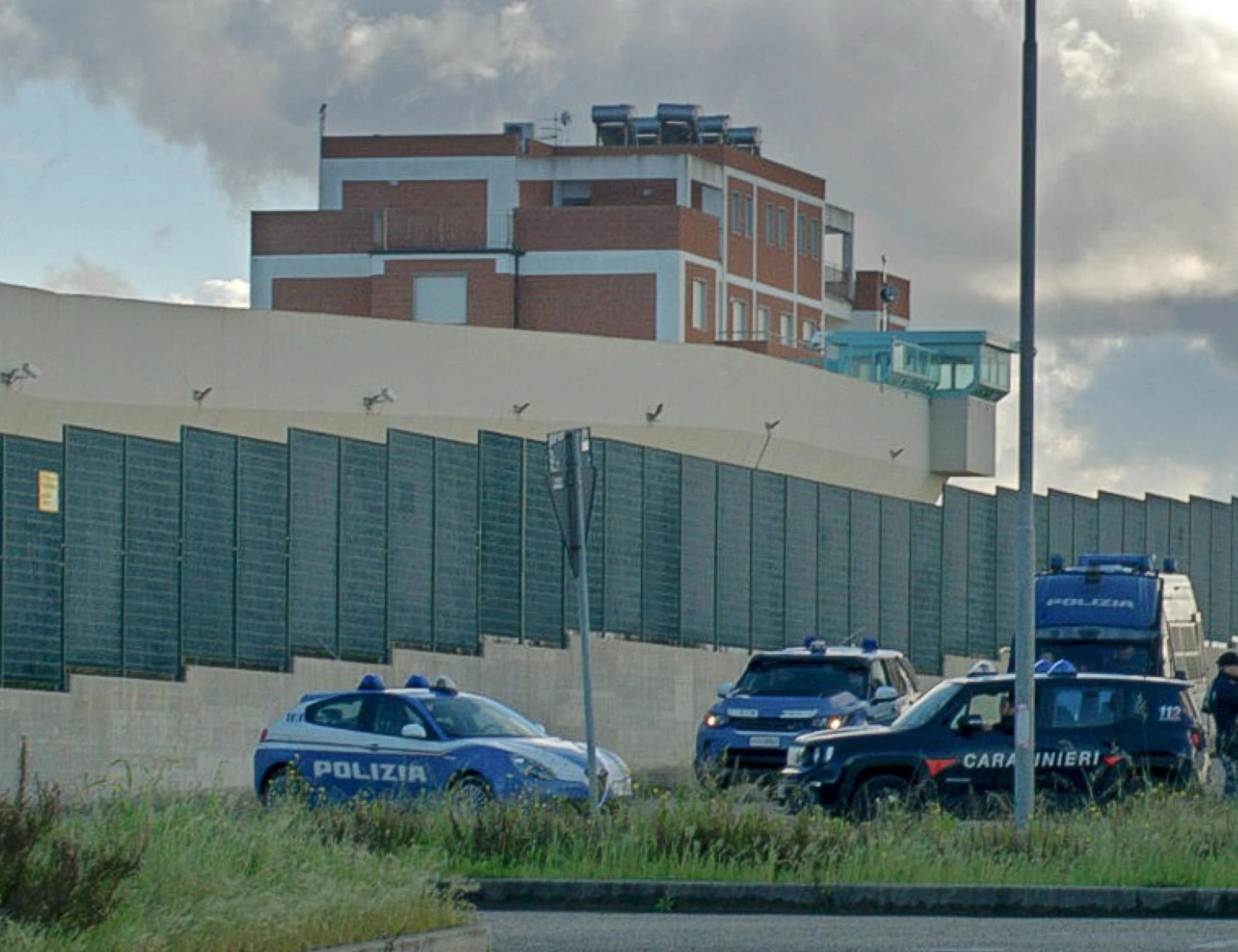Sassari, orrore in carcere: muore carbonizzato in cella