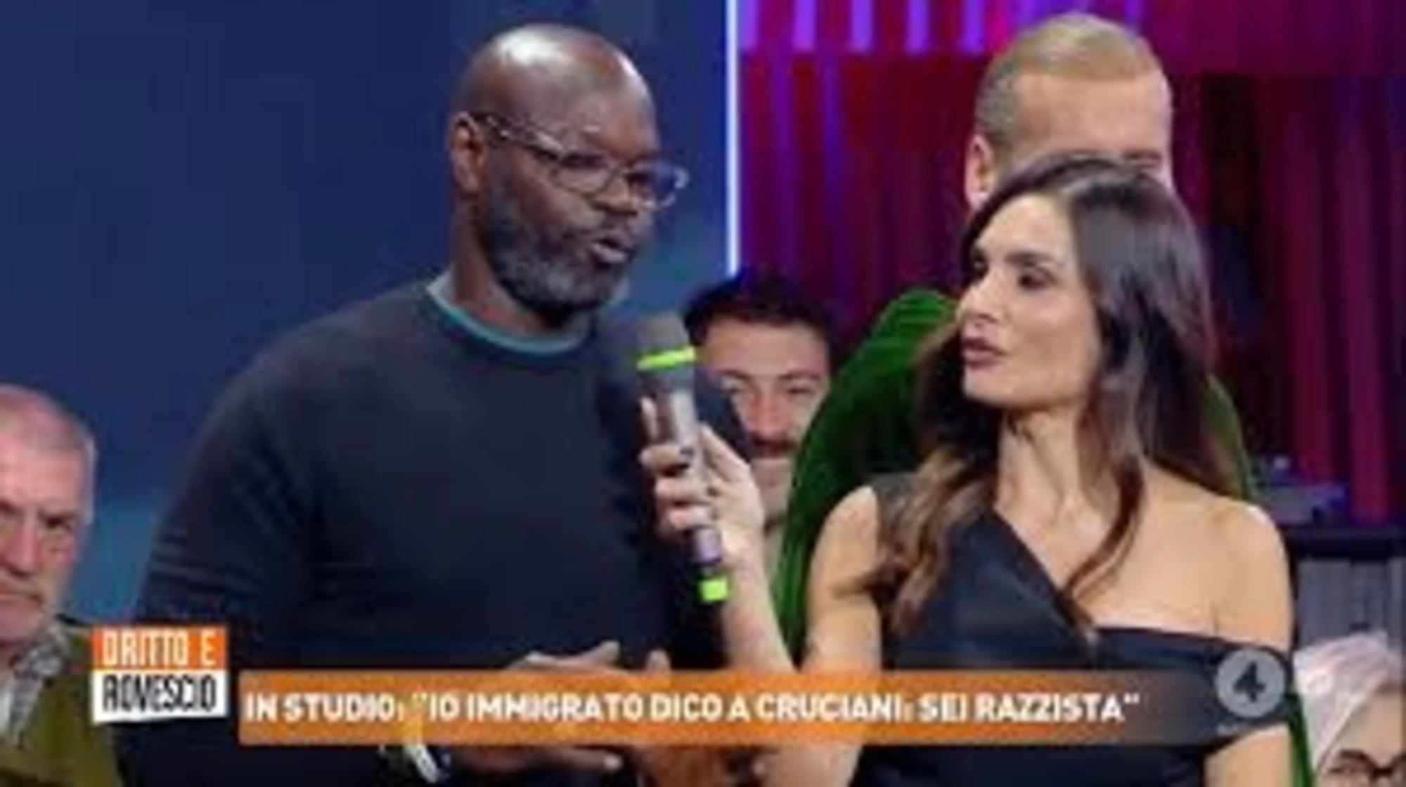 Dritto e Rovescio, "spada di fuoco" scatena il delirio su Rete 4