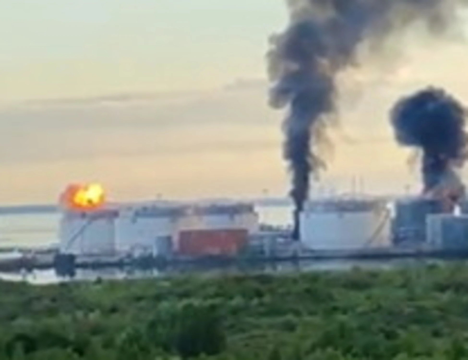 San Pietroburgo, doppio attacco da parte di Kiev: "Colpito anche il terminal petrolifero"