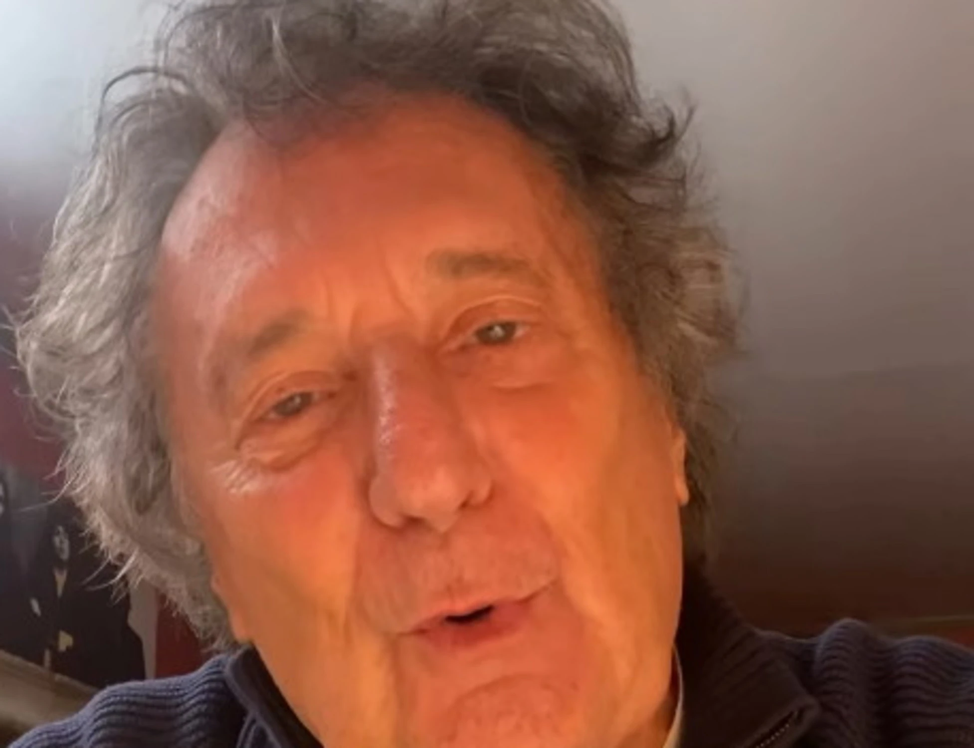 Enzo Iacchetti invita a votare per FIco e attacca Meloni: "Ricordatevi dei saltimbanchi"