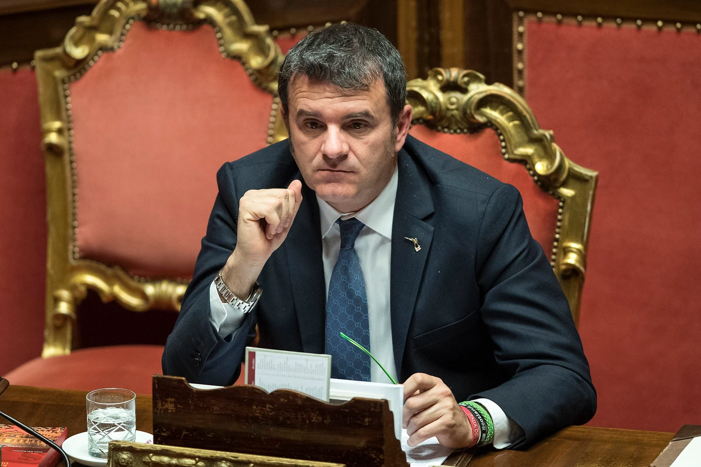 Gian Marco Centinaio denuncia i 5 stelle. Governo, campane a morto: "Difficile ricucire"