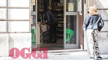 Myrta Merlino, paparazzi scatenati: come la sorprendono al supermercato
